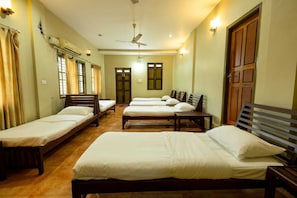 Desk, free WiFi - Ekkodlu Homestay (Hebri)