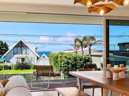 Karewa Luxury Escape Heated Pool, Spa and beach