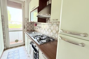 Fridge - P072 – Porto Recanati, comfortable three-room apartment just steps from the sea (Porto Recanati)