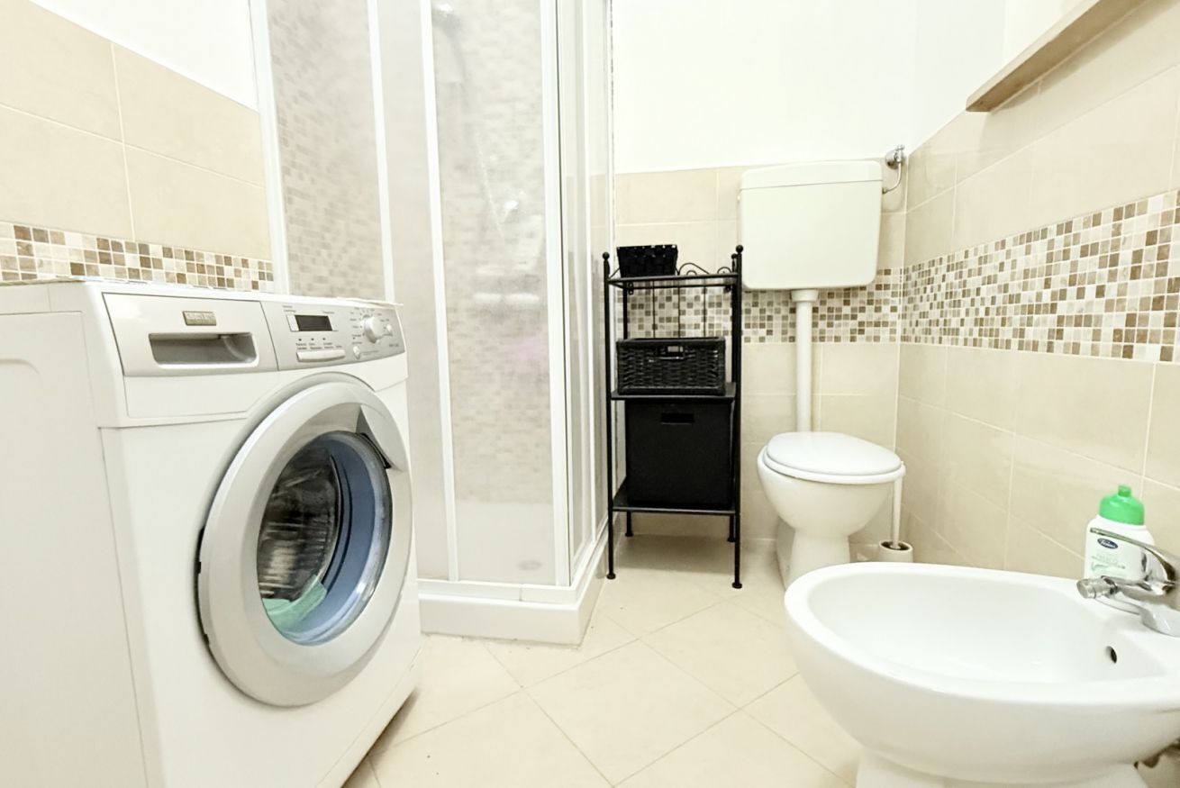Bruser, bidet, håndklæder
