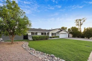 Exterior - Tempe Delight with Heated Pool  (Tempe)