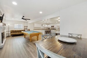 Comfort Quadruple Room, Garden View | Game room - Tempe Delight with Heated Pool  (Tempe)