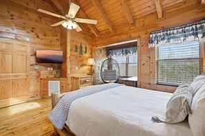 2 bedrooms, WiFi, bed sheets - Black Bear Bungalow by Beyond Expectations: Hot Tub, Theater, Games, & Views (Gatlinburg)