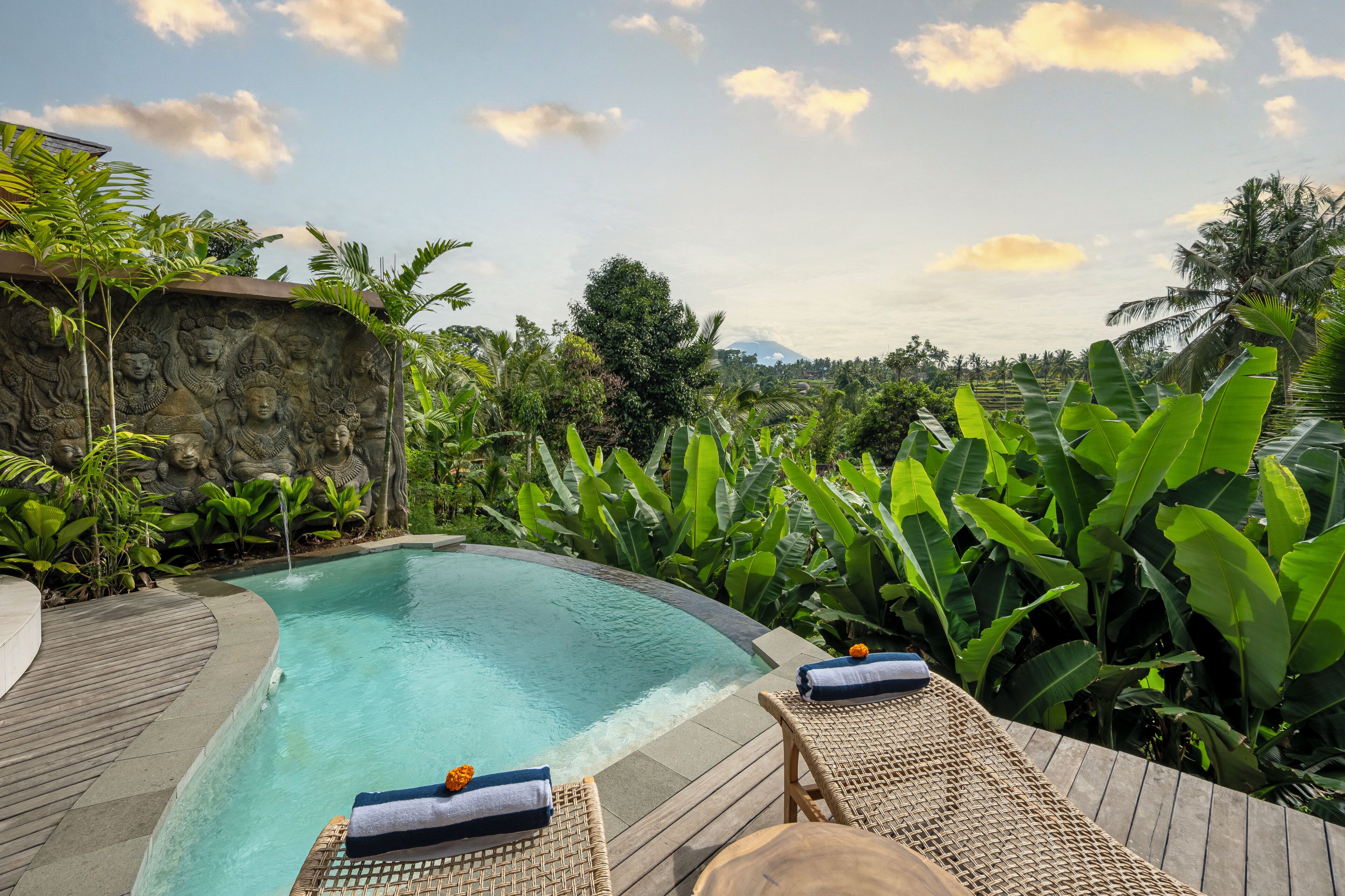 Kolam renang outdoor