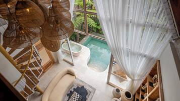 Villa, 1 habitación, vista al jardín | Área de sala de estar | Televisión de pantalla plana