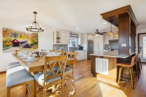 Dining - Lighthouse Lookout by Beyond Expectations | Dog Friendly Lakeview Cabin w/ Dock & Hot Tub (Sevierville)