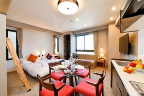 In-room safe, laptop workspace, iron/ironing board, free WiFi - ENT TERRACE AKIHABARA (Tokyo)