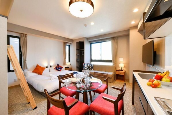 Superior Apartment | Peti besi dalam bilik, ruang kerja komputer riba 