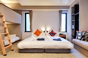 Apartamento superior | Caja fuerte y espacio para trabajar con un portátil