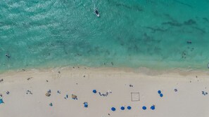 Beach - Aruba Escape– Spacious 5BR Villa for 12 by Bocobay (Noord)
