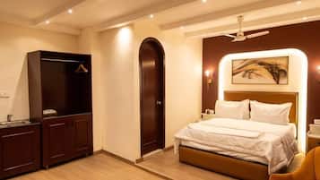 Deluxe Room, Lake View | Free WiFi