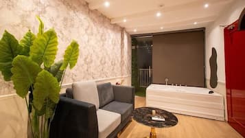 Deluxe Room | Free WiFi