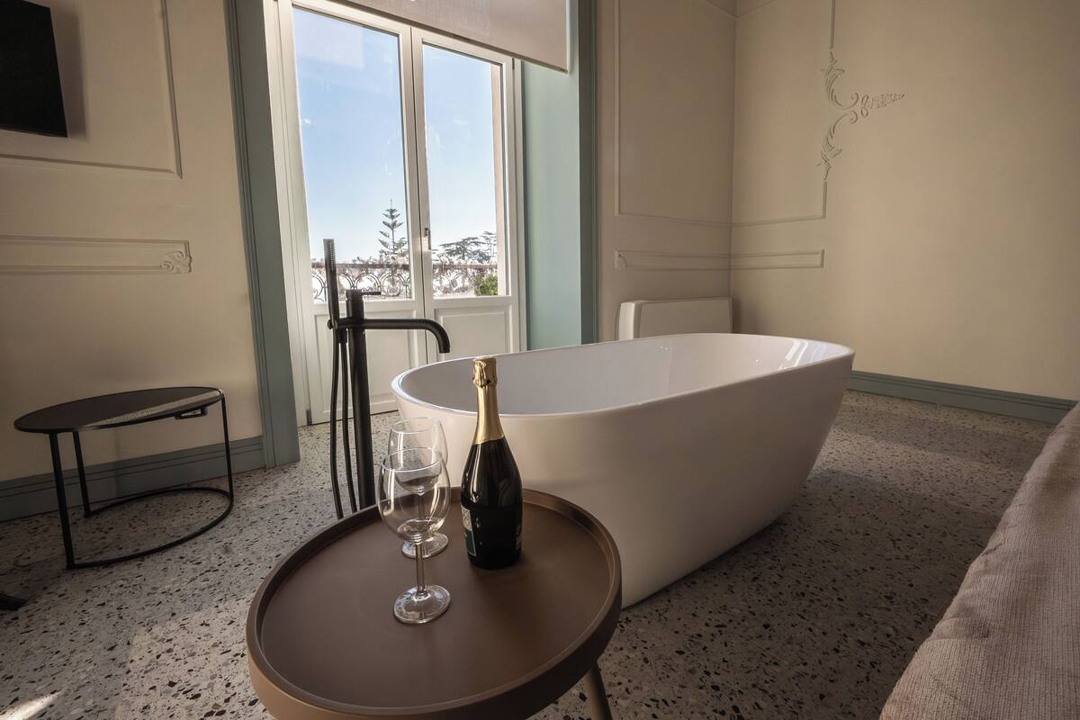 Room, Balcony, Sea View | Blackout drapes, soundproofing, free WiFi