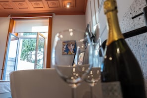 Minibar, blackout curtains, soundproofing, free WiFi - Des Bains Chambre & Suite (Acireale)