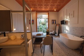 Room, Balcony, Mountain View | Blackout drapes, soundproofing, free WiFi - Des Bains Chambre & Suite (Acireale)