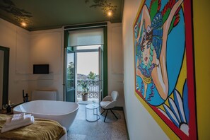 Quarto, 1 cama King, sacada, vista para o mar | Cortinas blackout, quartos à prova de som, Wi-Fi de cortesia