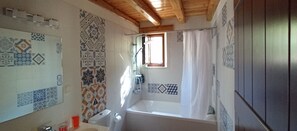 Shower, free toiletries, hair dryer, towels - Spectacular villa with sea view,6min drive from Chania airport,near famous beach (Hordaki)
