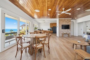 Dining - Sapphire House – Luna Blue Apartment (Sapphire Beach)