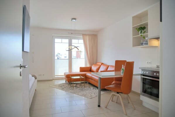 Unclassified image, 1 of 14, button