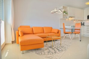 Unclassified image, 4 of 14, button