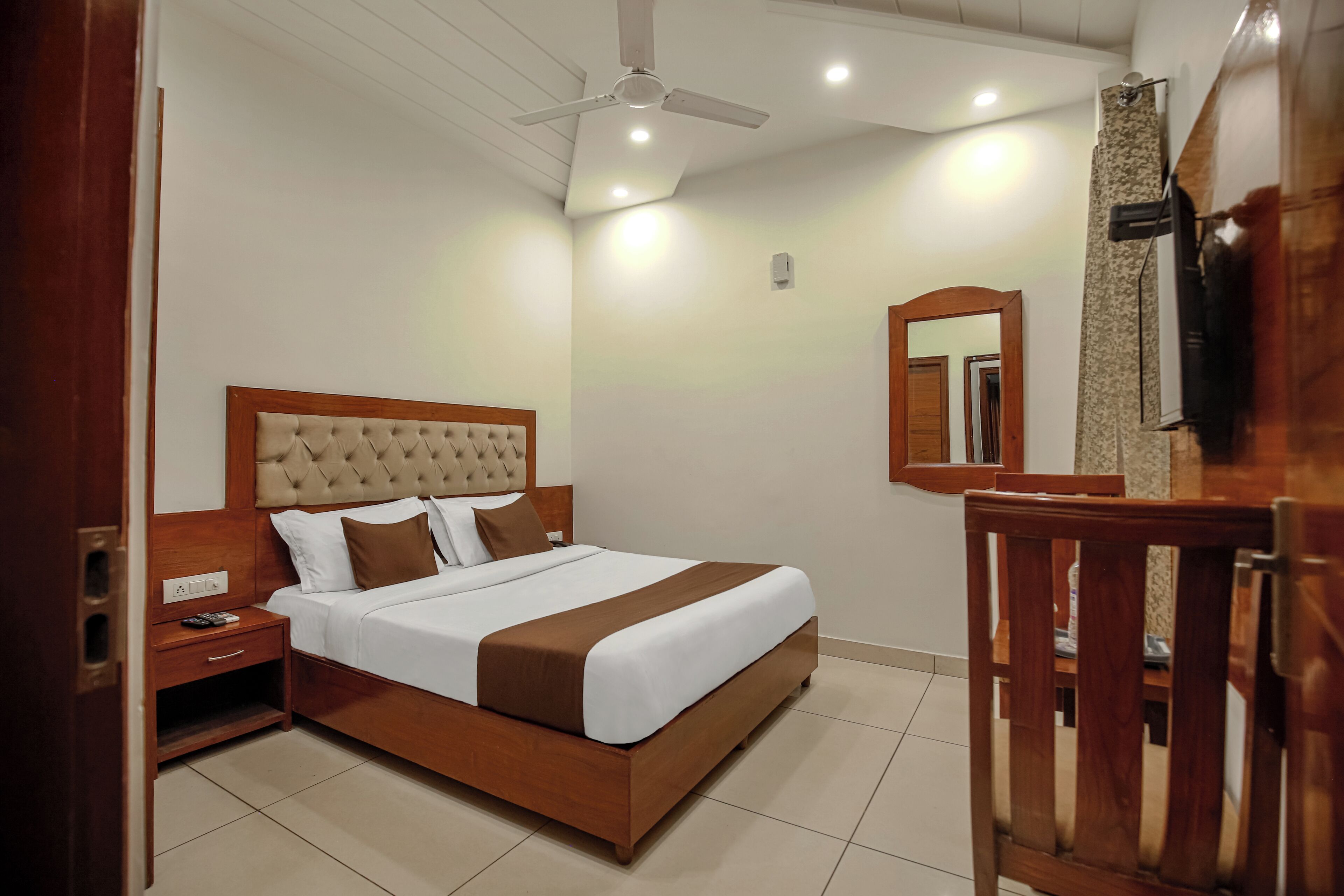 Standard Double Room | Free WiFi