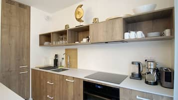 Superior Apartment, Pets Allowed, Garden Area | Private kitchen