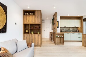 Junior Suite, Park View, Corner | Living area