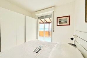 2 bedrooms - SE200 - Senigallia, three-room apartment facing the sea with a panoramic terrace (Senigallia)