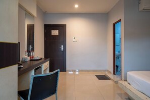 Deluxe Double Room | Desk, free WiFi, bed sheets - Tripletree Majestiq Hotel (Pekanbaru)