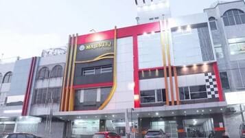 المنشأة من الخارج