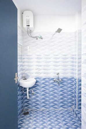 Standard Double Room | Bathroom - BLESSINGS SELECT PERIAMET (Chennai)