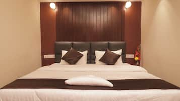 Desk, iron/ironing board, free WiFi