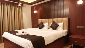 Desk, iron/ironing board, free WiFi