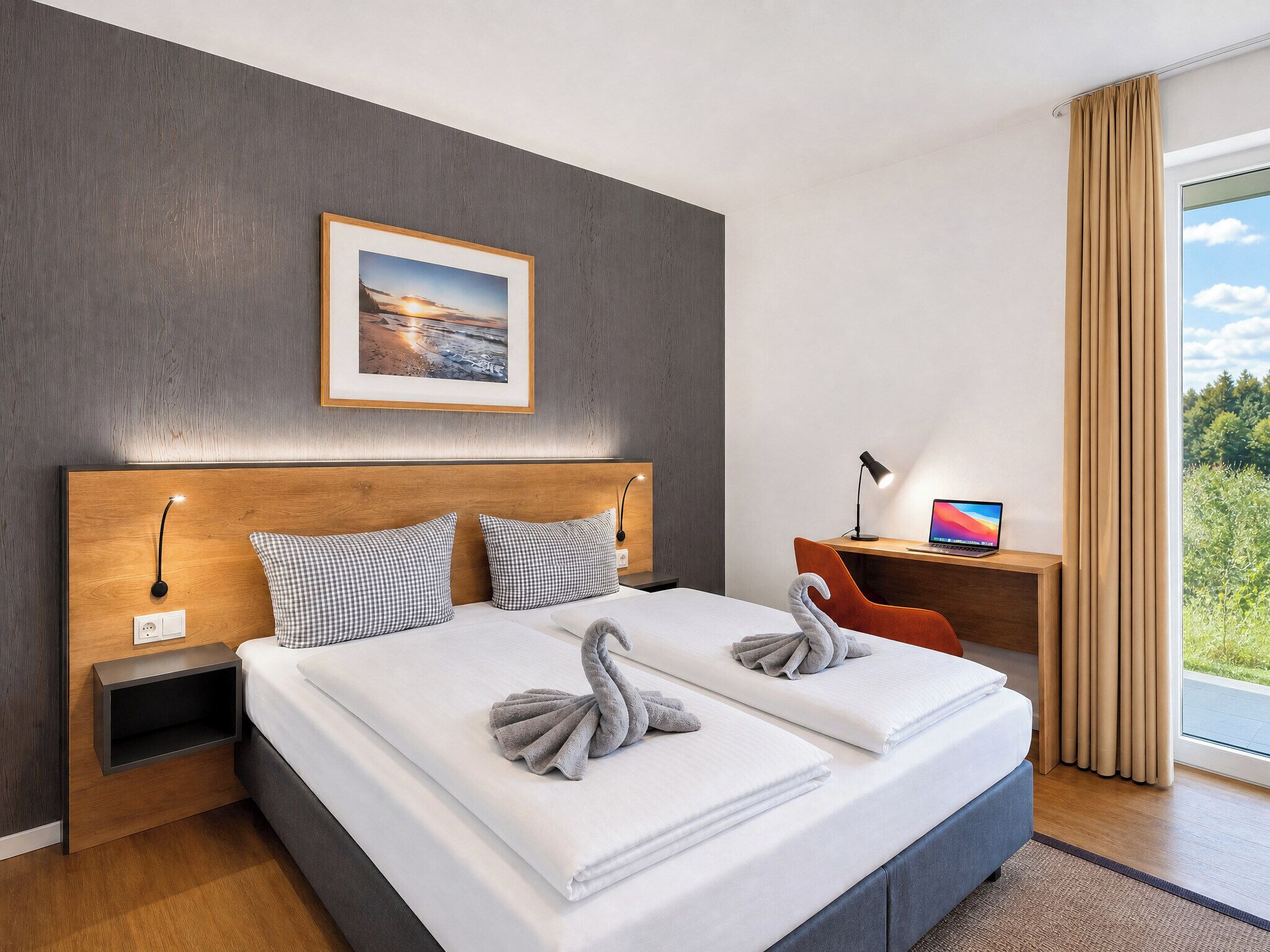Desk, travel cot, free WiFi, bed sheets