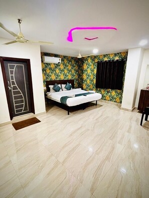 Laptop workspace, free WiFi - HOTEL O RED STONE (Hyderabad)