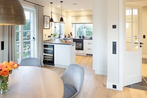 Fridge, oven, stovetop, dishwasher - Exclusive vacation home Dünenhafer with sauna, sea view and direct proximity to the beach (List auf Sylt)