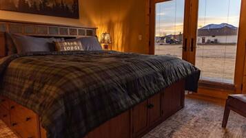 3 bedrooms, desk, iron/ironing board, free WiFi