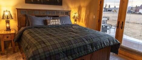 3 bedrooms, desk, iron/ironing board, free WiFi