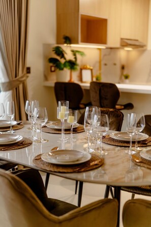Departamento de lujo, balcón, vista a la ciudad | Comedor