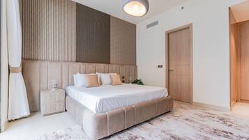 Departamento de lujo, balcón, vista a la ciudad | Sábanas de algodón egipcio y ropa de cama de alta calidad