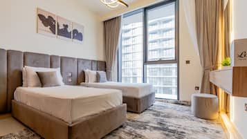 Apartemen Mewah, balkon, pemandangan kota | Brankas, tirai kedap cahaya, kedap suara, dan setrika/meja setrika