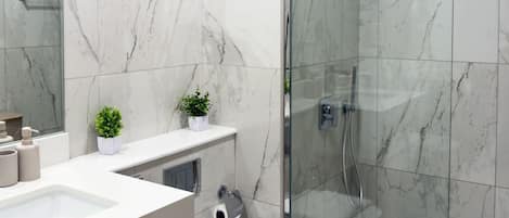 Luxury Apartment, Balcony, City View | Bathroom shower