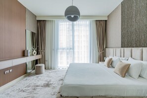 Luxe appartement, balkon, uitzicht op stad | Kamervoorziening