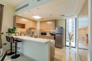 Luxus apartman, erkély, kilátással a városra | Privát konyha | Kávé-/teafőző, elektromos vízforraló és kenyérpirító