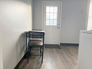 Interior - Princeton Suite 7 - QUEEN 1BD/1BA Apt (Princeton)