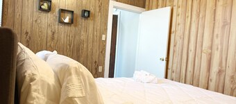 Princeton Suite 7 - QUEEN 1BD/1BA Apt