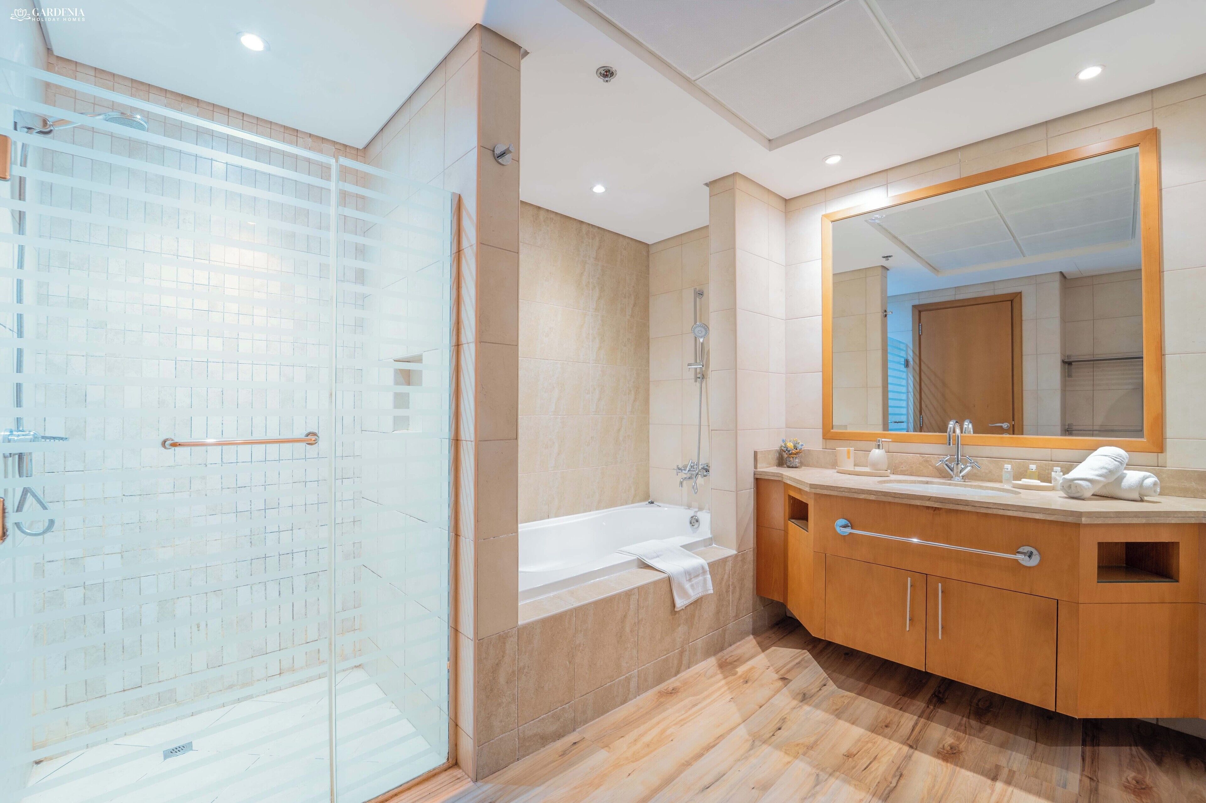 Dusj, hårføner, bidé og håndklær