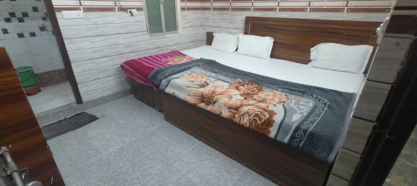 Family Room | Free WiFi - Gayatri palace Vrindavan (Vrindavan)