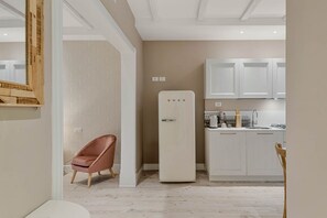 Kühlschrank, Mikrowelle