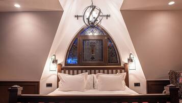 Deluxe Double Room, 1 King Bed | Desk, laptop workspace, soundproofing, free WiFi